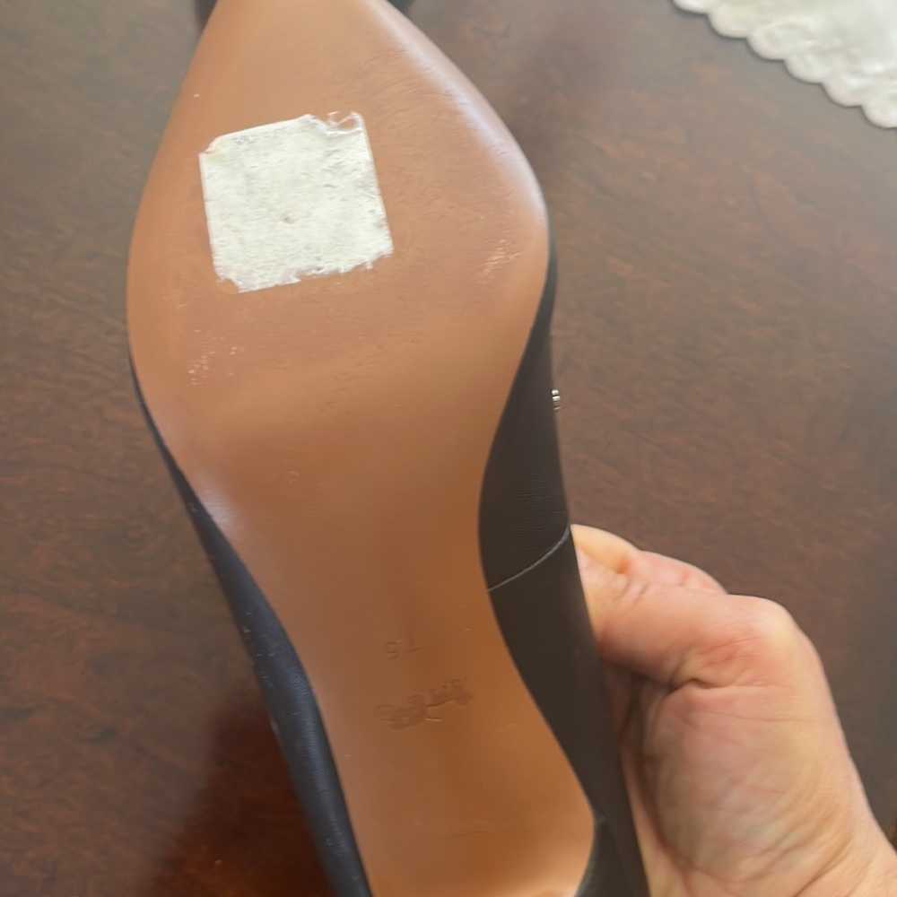 A beautiful black COACH shoe - Picture 10 of 11